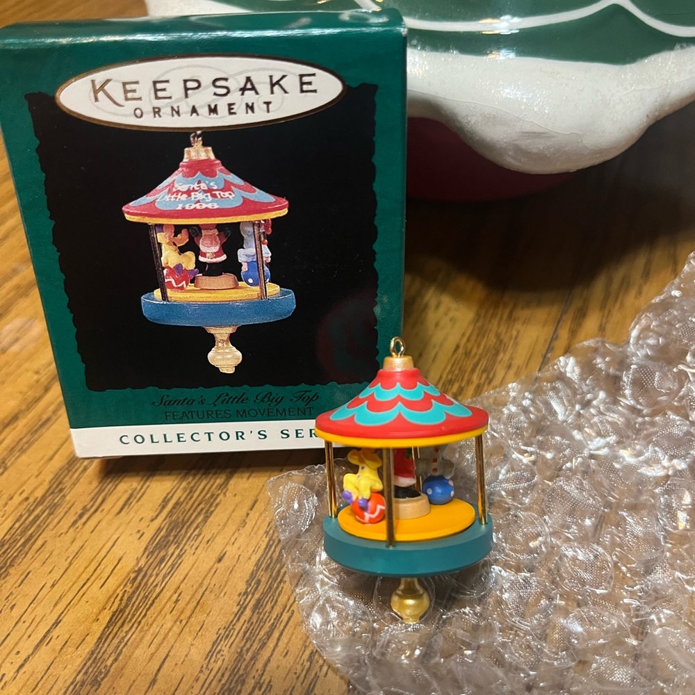 KEEPSAKE Hallmark Colorful Carousel Ornament- Collectors series toy shop.